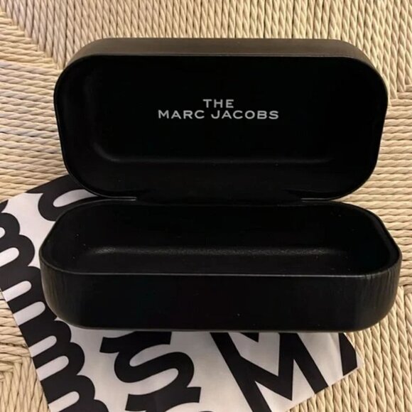 Marc Jacobs Sunglasses Case With Cleaning Cloth Black Hardcover Oversized NEW - Picture 9 of 16